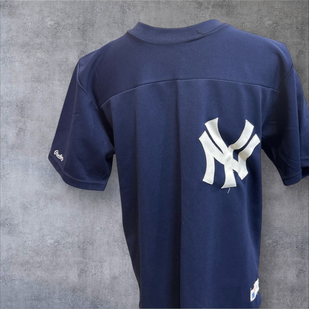 Vintage Rawlings adult size 40 New York Yankees Top made in USA dark blue
